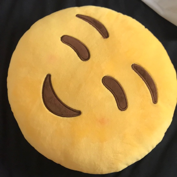 Zumiez Other - Emoji Pillow Like NEW